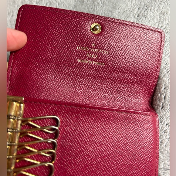 Louis Vuitton 6 Key Holder - Picture 10 of 16